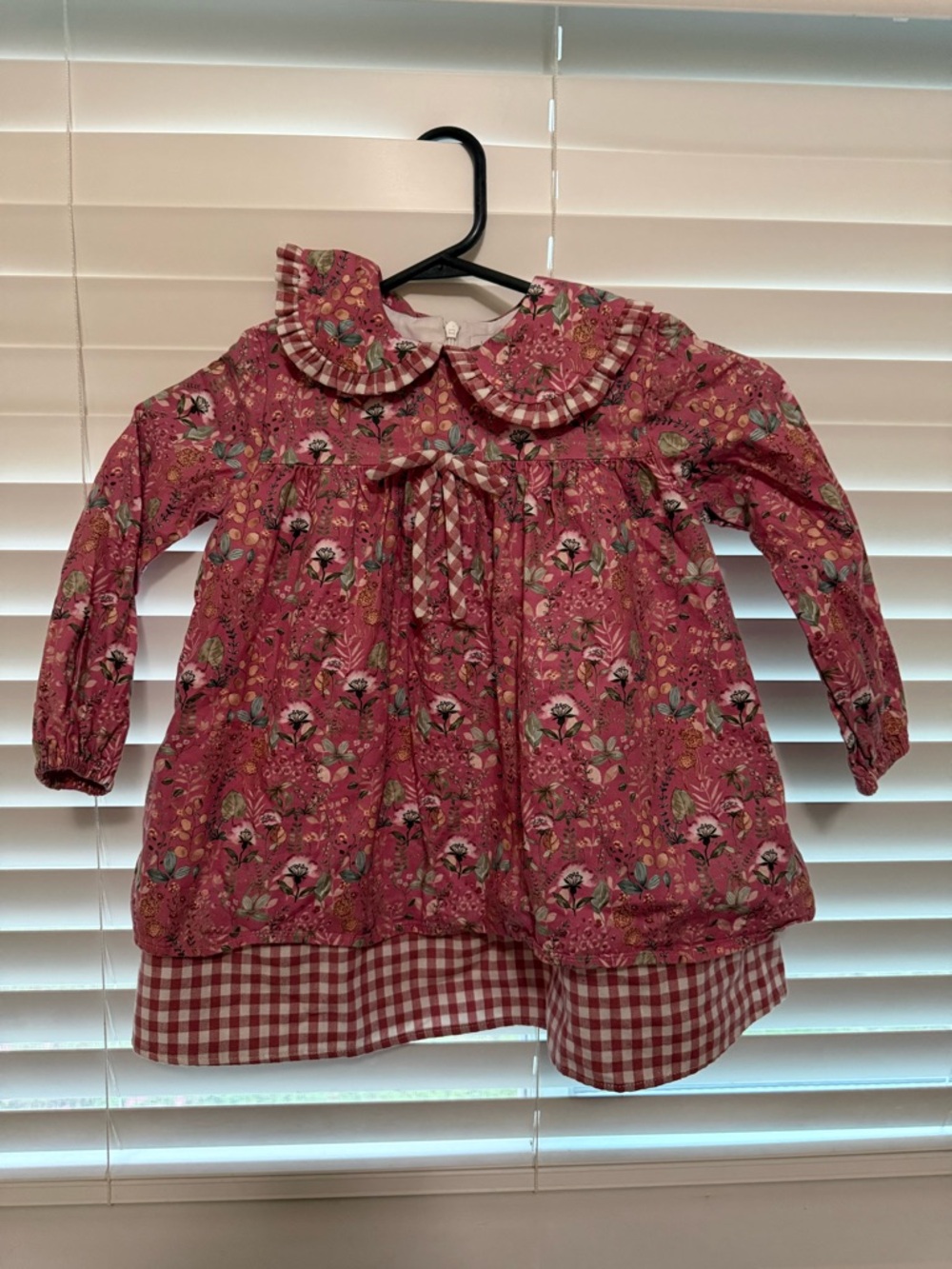 Yoedu is a Spanish brand from Sevilla. Beautiful dress worn once, looks like new